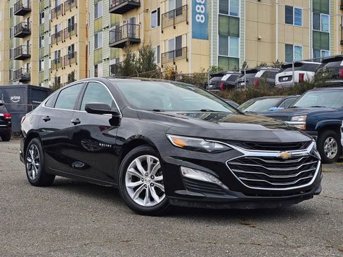 Used 2020 Chevrolet Malibu LT image 1