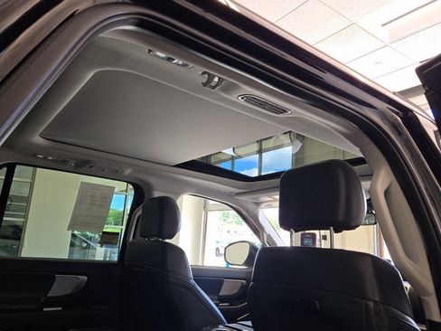 Used 2025 Ford Expedition Max Active AWD/4WD image 8