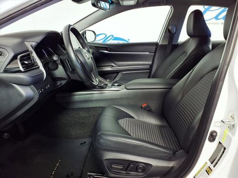 Used 2024 Toyota Camry SE image 15