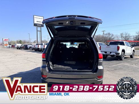 Used 2019 Jeep Grand Cherokee Altitude image 15