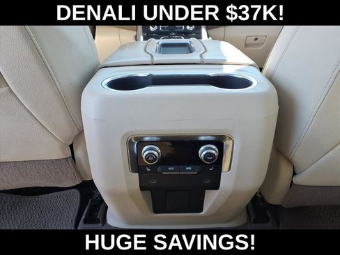 Used 2021 GMC Yukon Denali w/ Advanced Technology Package image 27