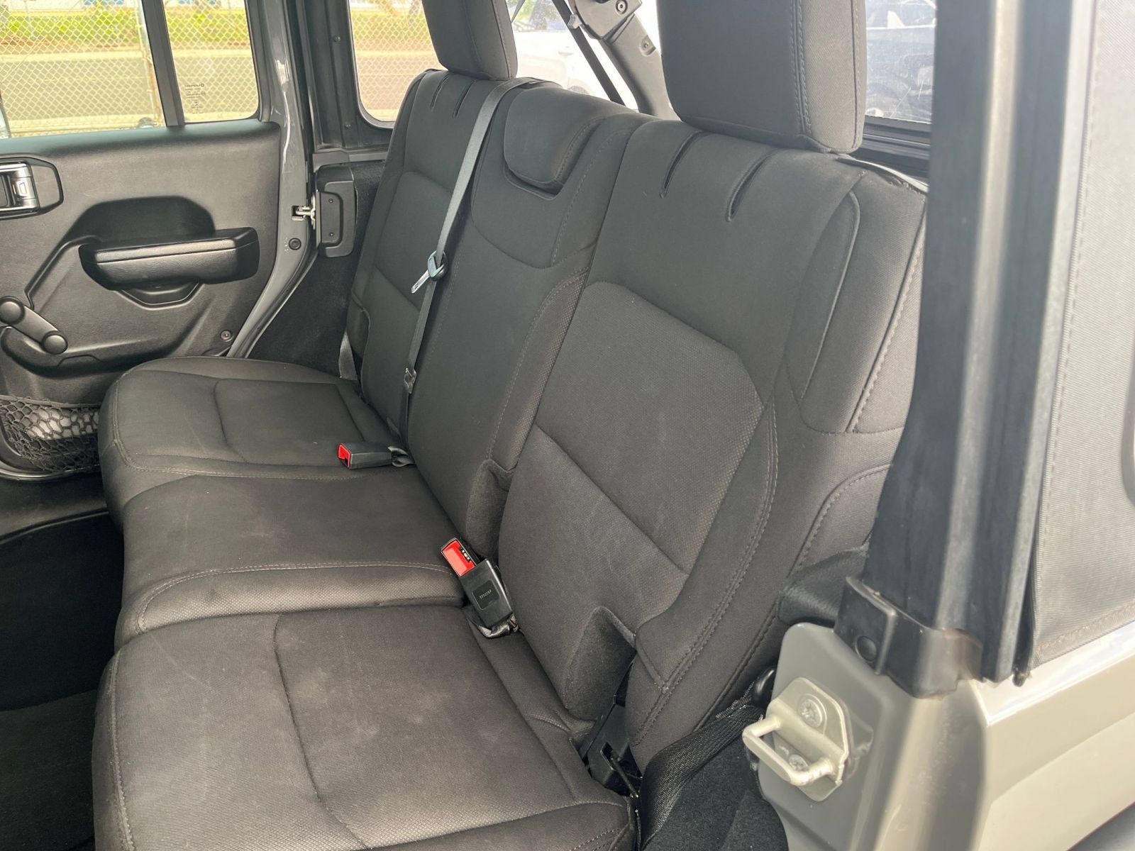 Used 2023 Jeep Wrangler Unlimited Sport AWD/4WD image 33