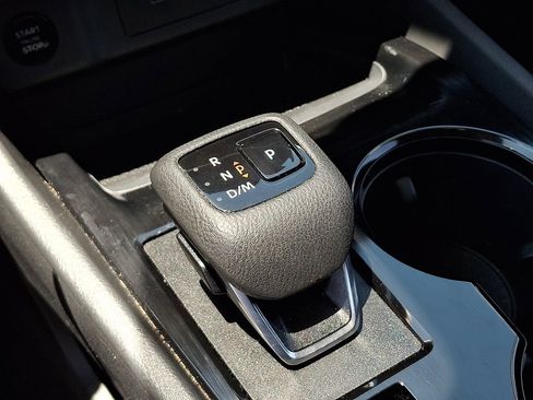 Used 2025 Nissan Rogue SV AWD/4WD image 14