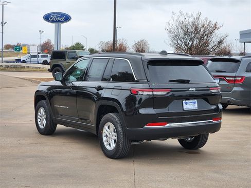 New 2025 Jeep Grand Cherokee Laredo w/ Luxury Tech Group I image 2