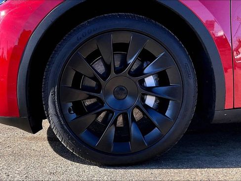 Used 2023 Tesla Model Y Long Range image 12