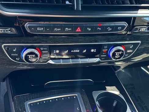 Used 2019 Audi Q7 3.0T Prestige w/ Prestige Package AWD/4WD image 24