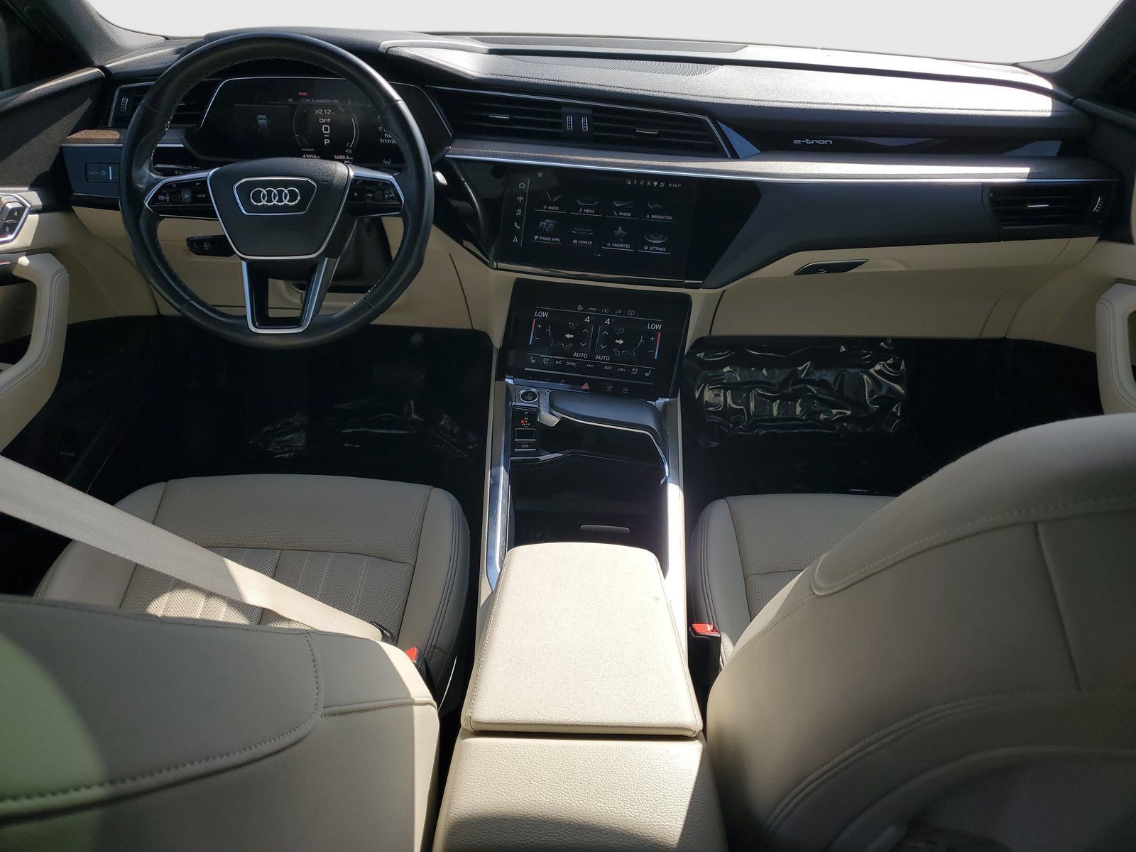 Used 2024 Audi Q8 e-tron Premium Plus w/ Premium Plus Package AWD/4WD image 10