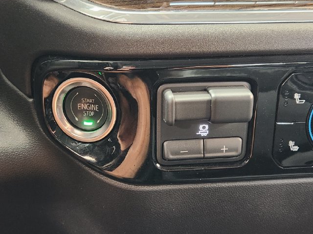 Used 2025 Chevrolet Silverado 1500 LT AWD/4WD image 8