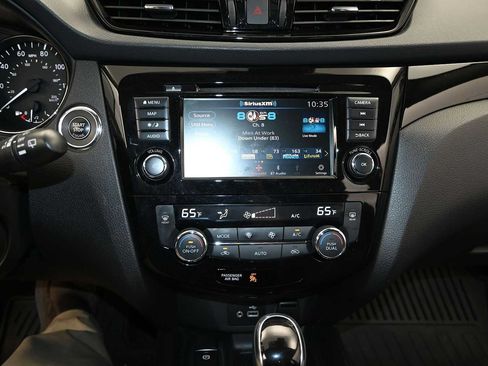 Used 2022 Nissan Rogue Sport SL AWD/4WD image 19