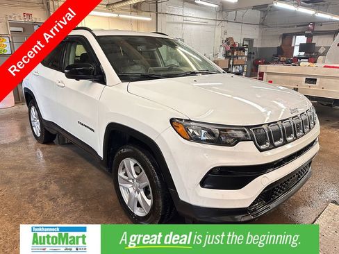 Used 2022 Jeep Compass Latitude w/ Convenience Group image 1