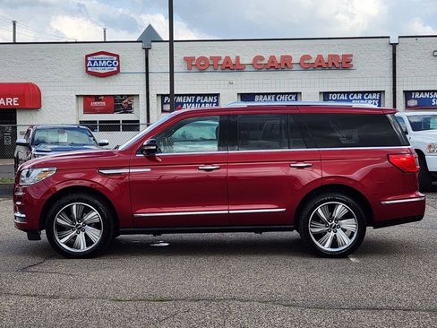 Used 2018 Lincoln Navigator Reserve w/ Technology Package AWD/4WD image 3