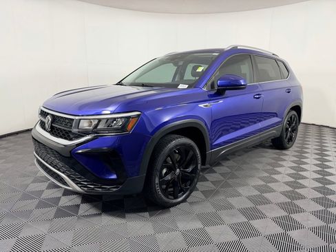 Used 2023 Volkswagen Taos SE image 3