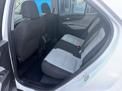 Used 2018 Chevrolet Equinox LT FWD image 10