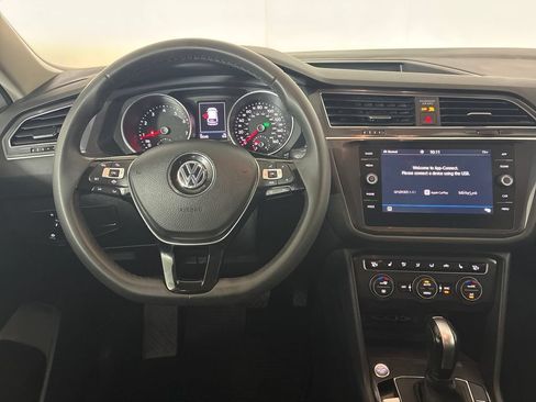 Used 2020 Volkswagen Tiguan SE w/ 3rd Row Seat Package AWD/4WD image 8
