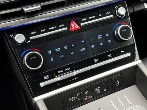 Used 2025 Hyundai Santa Fe Limited FWD image 28