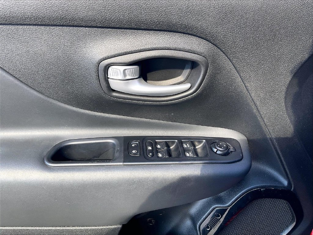 Used 2023 Jeep Renegade Altitude AWD/4WD image 33