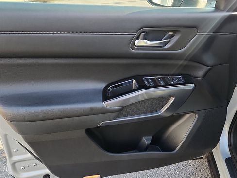 Certified 2022 Nissan Pathfinder SL image 13