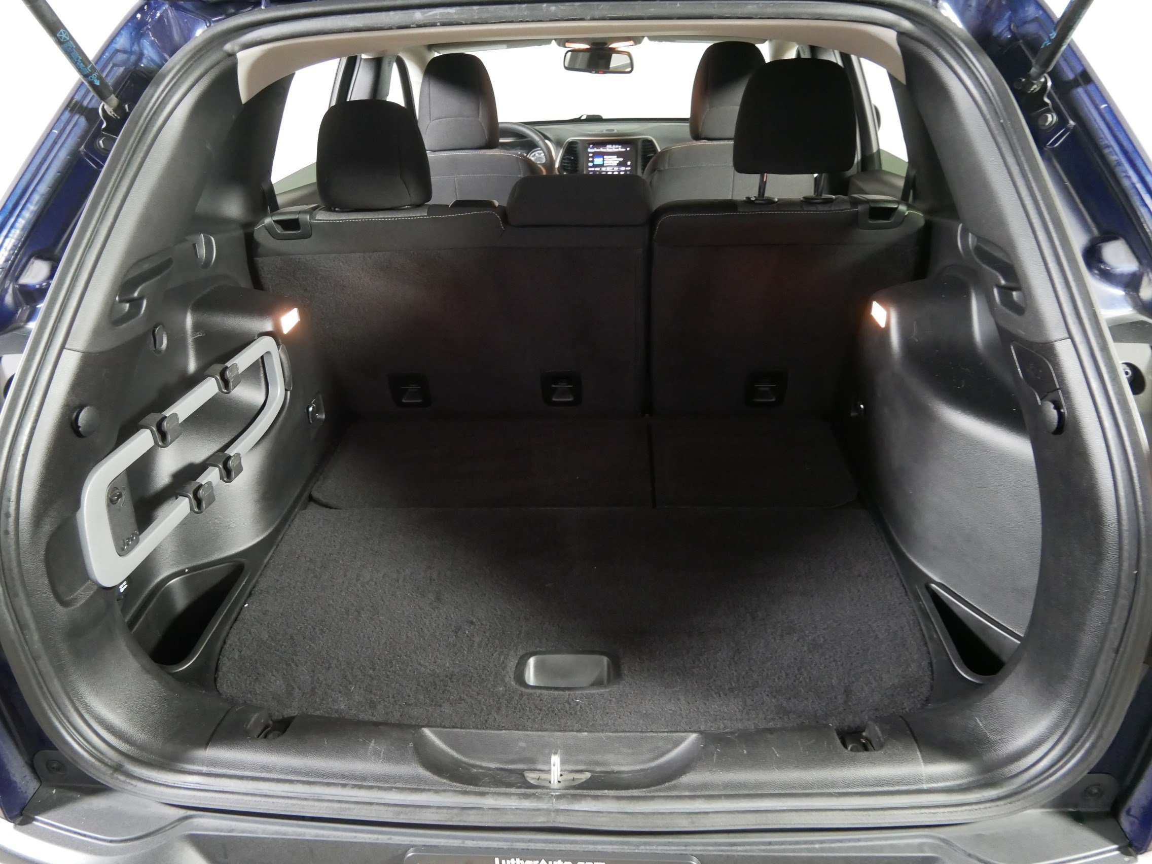 Used 2014 Jeep Cherokee Latitude w/ Cold Weather Group AWD/4WD image 18