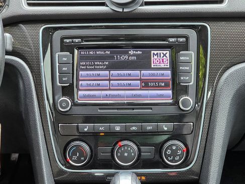 Used 2014 Volkswagen Passat 1.8T Sport FWD image 22