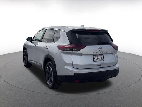 Used 2025 Nissan Rogue SV FWD image 11