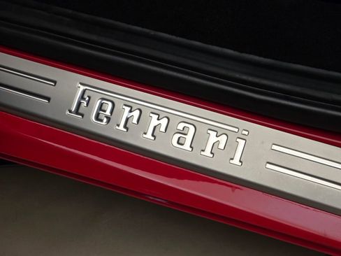 Used 2020 Ferrari F8 Tributo image 32