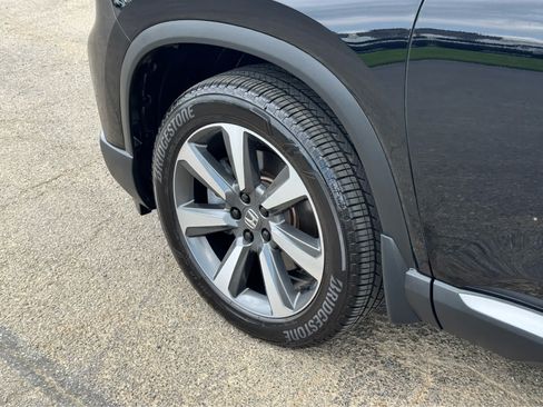Used 2025 Honda Pilot Elite image 19