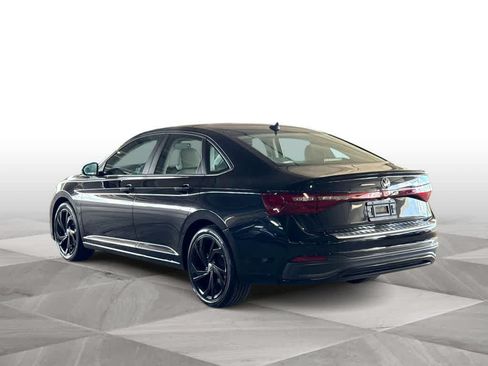 Used 2025 Volkswagen Jetta SE FWD image 6