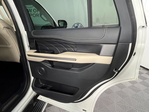 Used 2022 Ford Expedition Platinum AWD/4WD image 28