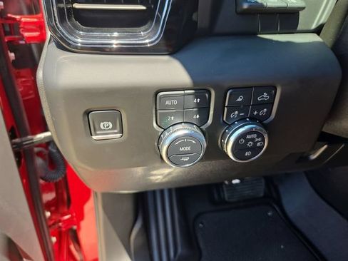 Used 2025 GMC Sierra 2500 AT4X AWD/4WD image 17