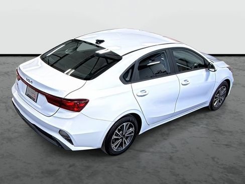 Used 2024 Kia Forte LXS FWD image 4