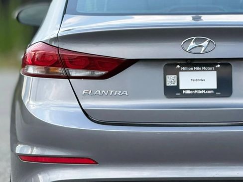 Used 2017 Hyundai Elantra Limited FWD image 13