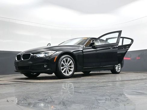 Used 2018 BMW 320i Sedan image 46