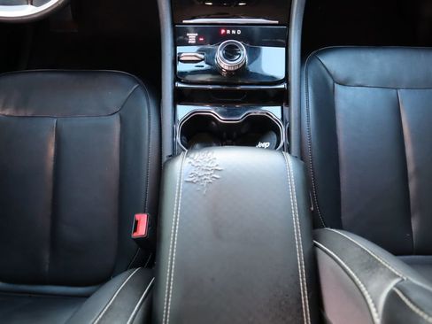 Used 2023 Jeep Grand Cherokee L Limited image 16