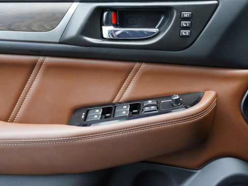 Used 2018 Subaru Outback 2.5i Touring image 15