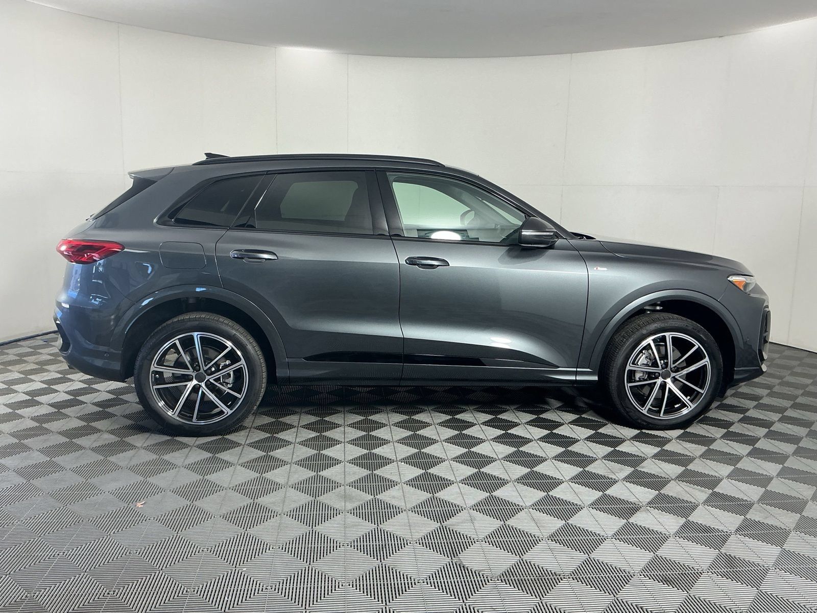 New 2026 Audi Q5 Premium Plus AWD/4WD image 10