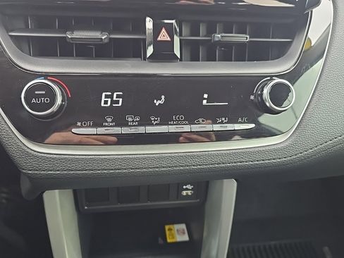 Used 2022 Toyota Corolla Cross LE image 12