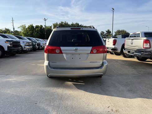 Used 2009 Toyota Sienna XLE FWD image 38