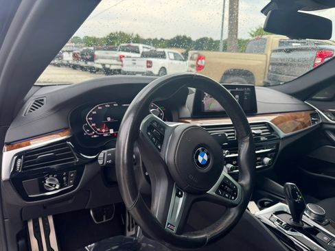 Used 2020 BMW M550i xDrive w/ Executive Package AWD/4WD image 16