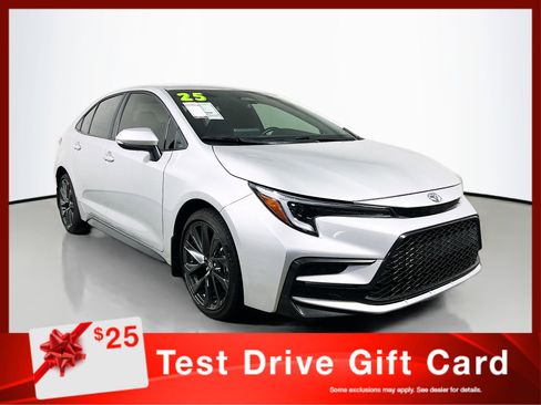 Used 2025 Toyota Corolla SE image 1