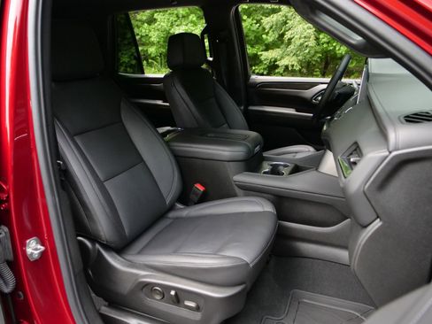 Used 2023 Chevrolet Tahoe Z71 w/ Luxury Package AWD/4WD image 36