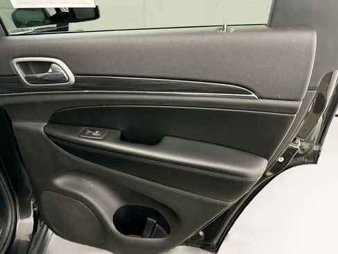 Used 2019 Jeep Grand Cherokee Limited image 33