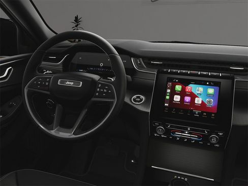 New 2025 Jeep Grand Cherokee Altitude image 18