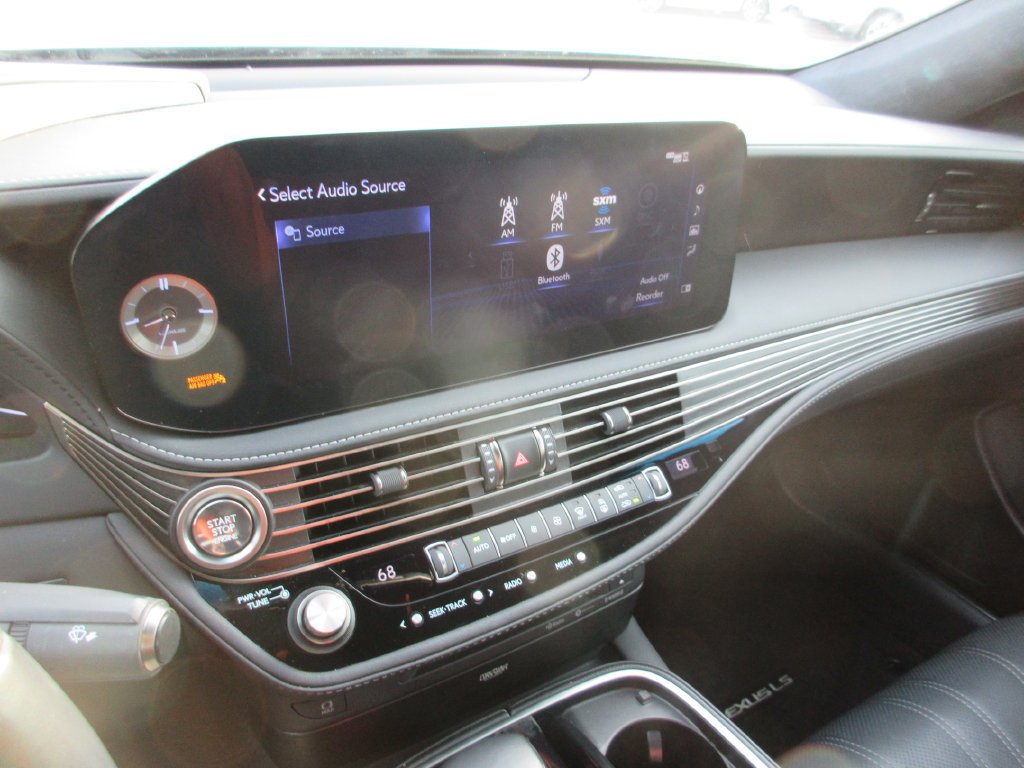 Used 2022 Lexus LS 500 w/ Interior Upgrade Package RWD image 28