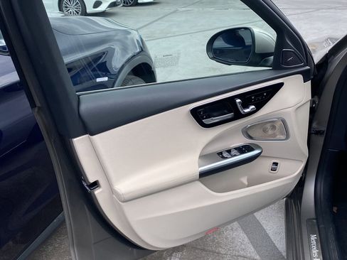 Used 2024 Mercedes-Benz C 300 4MATIC Sedan w/ Exclusive Trim Package image 9