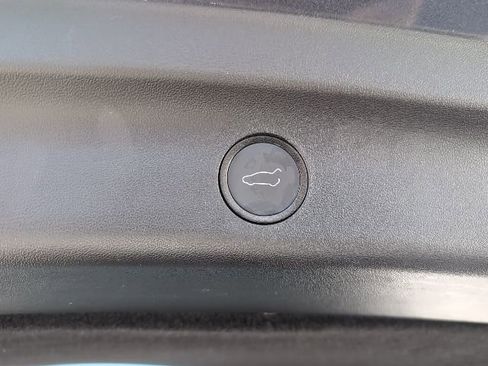 Used 2022 Tesla Model Y Long Range image 26