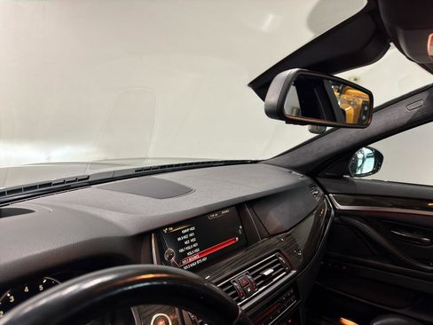 Used 2016 BMW M5 image 19