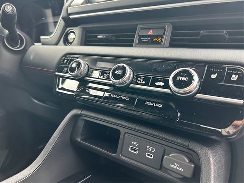 New 2025 Honda Pilot Black Edition image 24