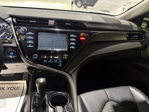 Used 2020 Toyota Camry SE w/ Convenience Package image 23
