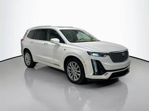 Used 2022 Cadillac XT6 Premium Luxury w/ Platinum Package AWD/4WD image 7