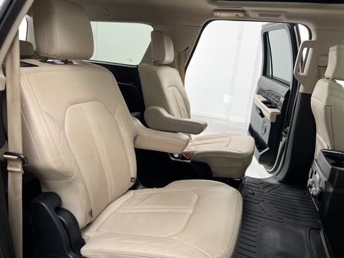 Used 2023 Ford Expedition Max Platinum image 18